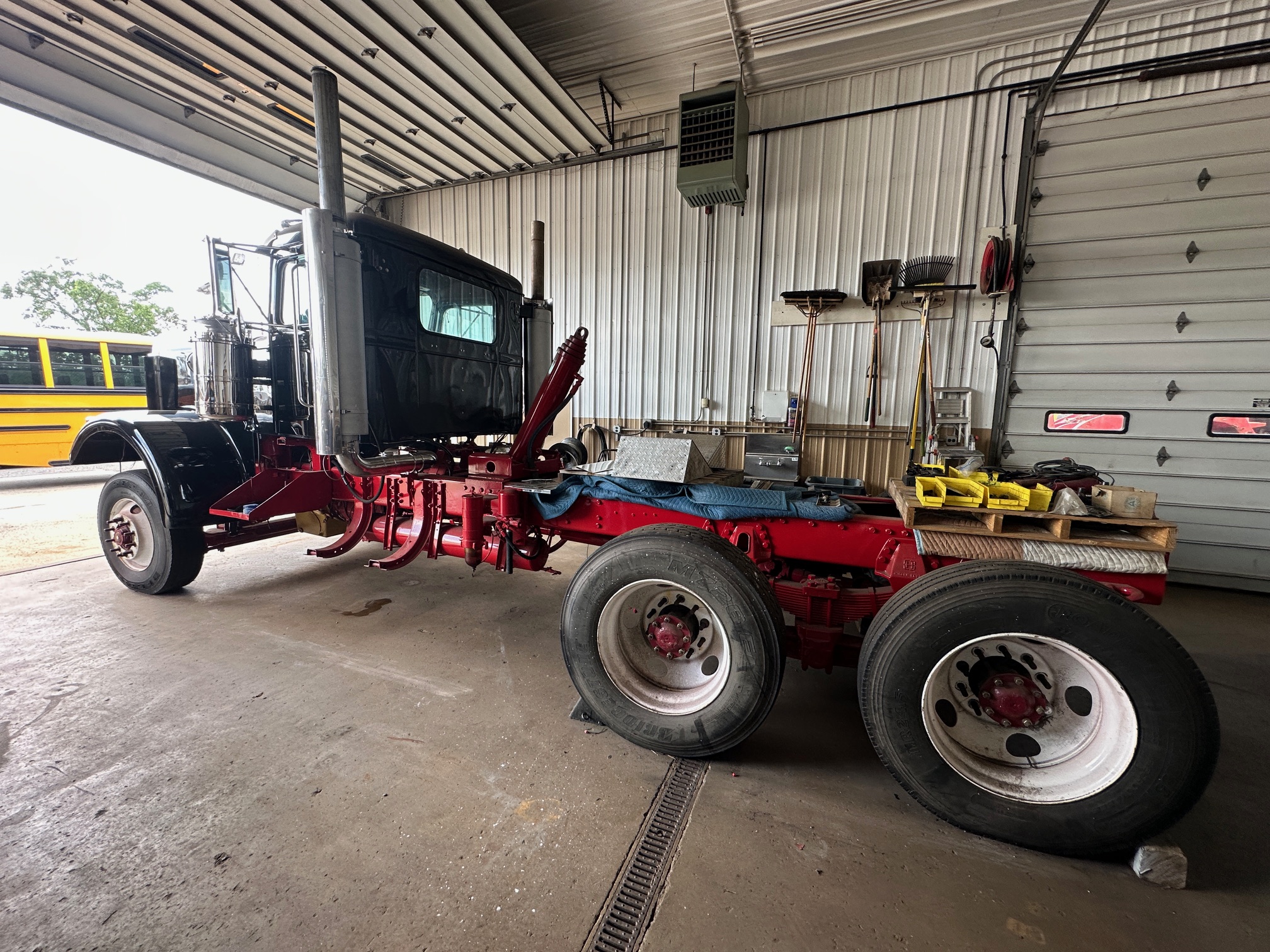 1987 AUTOCAR DK6 Tilt Nose - view 15 of 30