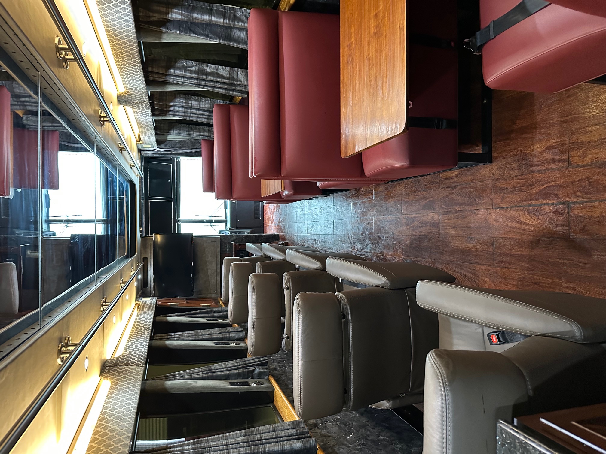 1998 PREVOST XL 45 - view 8 of 29