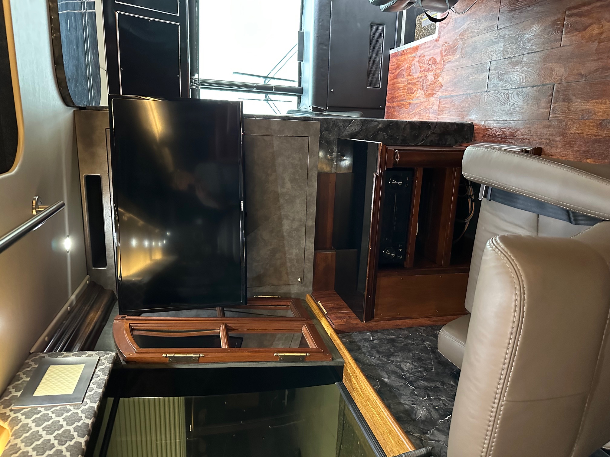 1998 PREVOST XL 45 - view 13 of 29