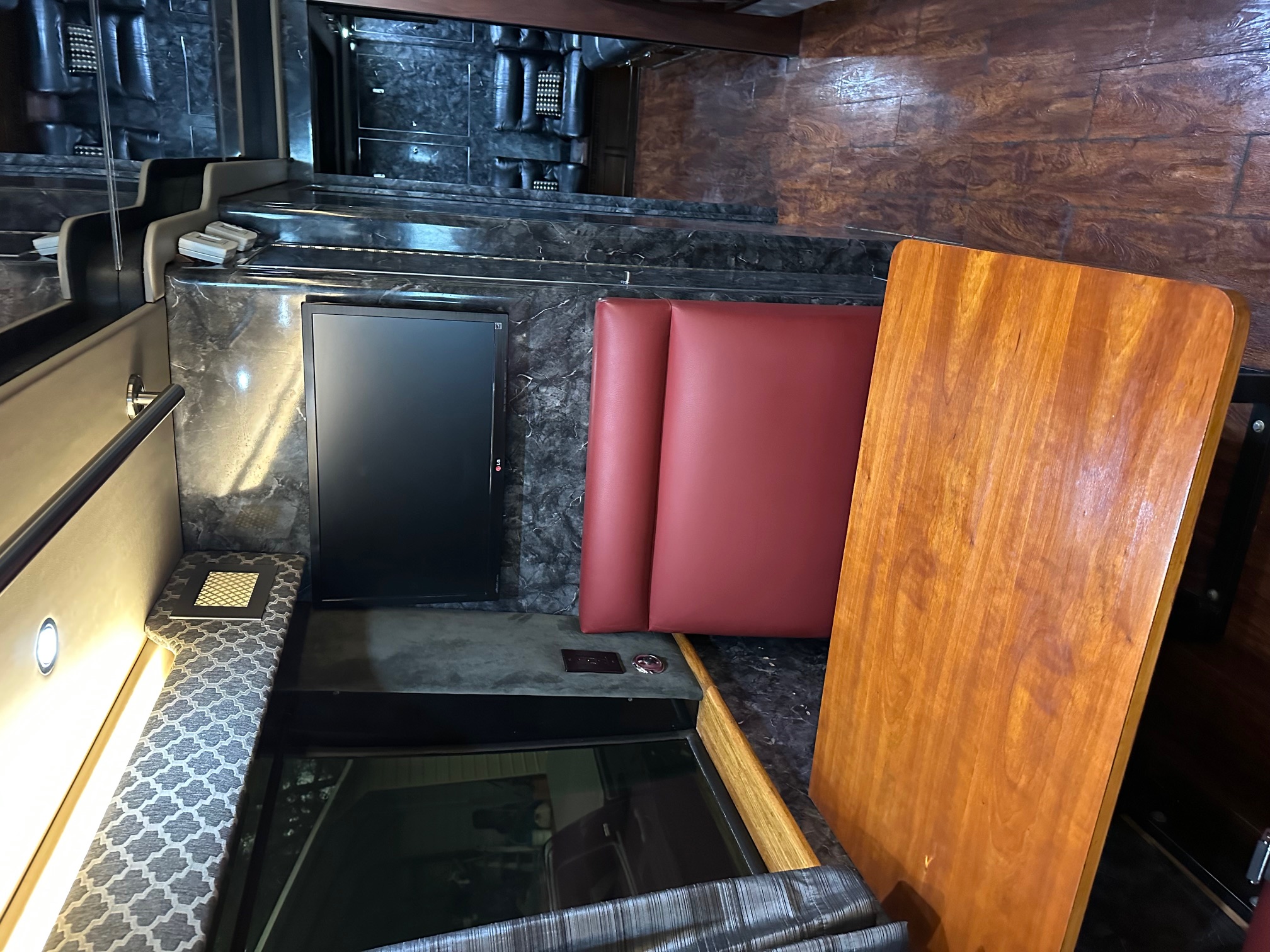 1998 PREVOST XL 45 - view 7 of 29