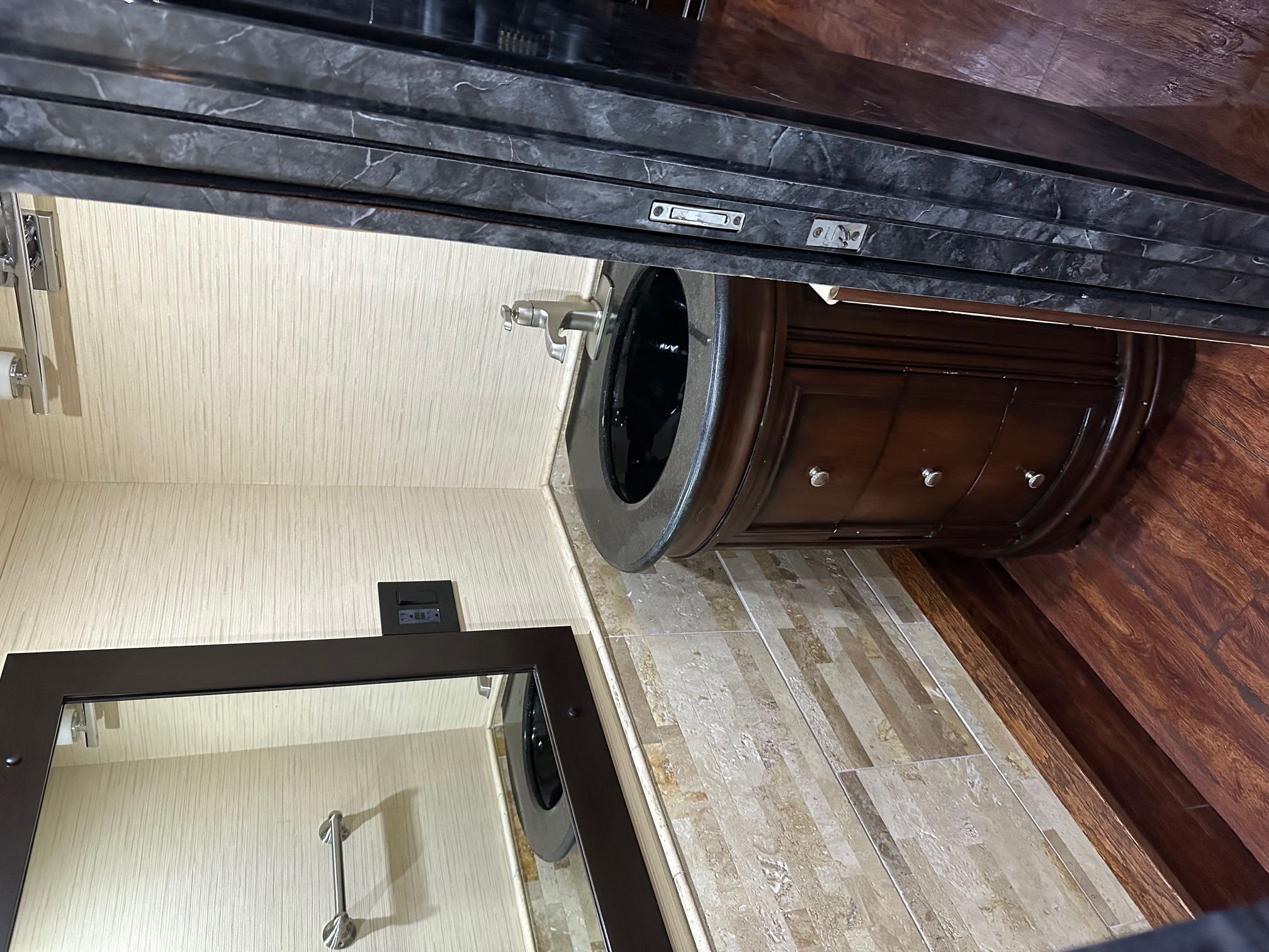 1998 PREVOST XL 45 - view 5 of 29