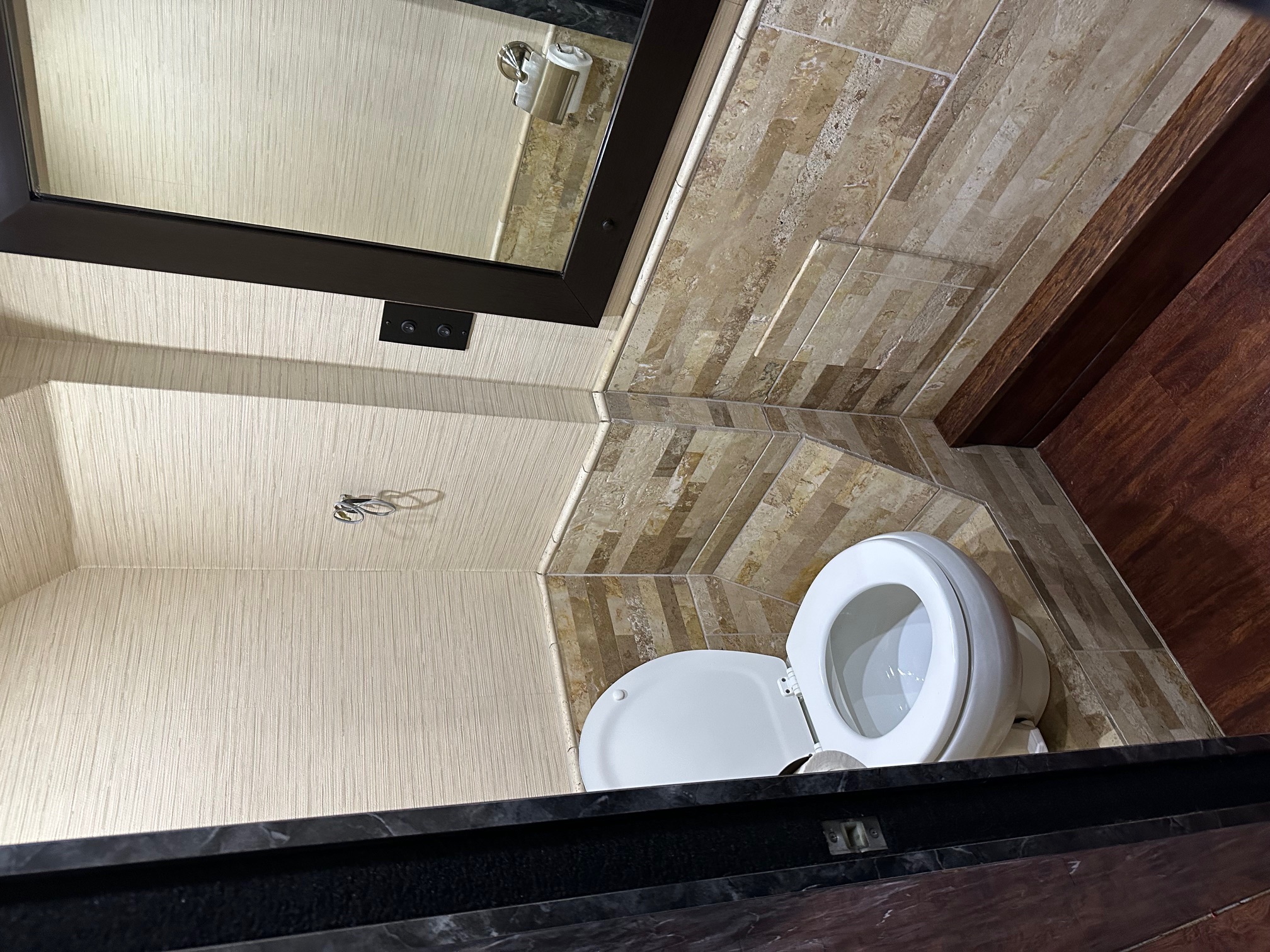 1998 PREVOST XL 45 - view 14 of 29