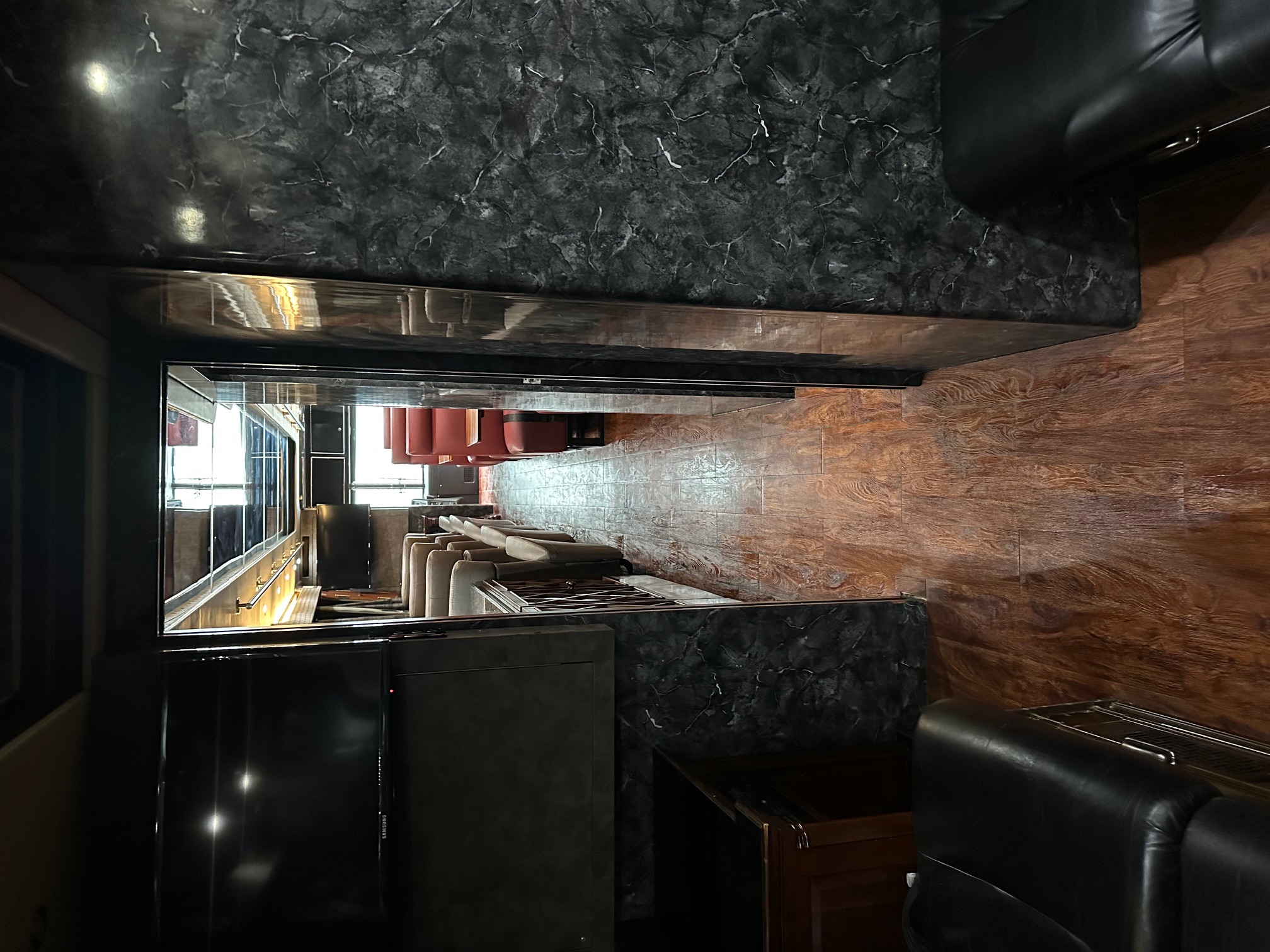 1998 PREVOST XL 45 - view 9 of 29