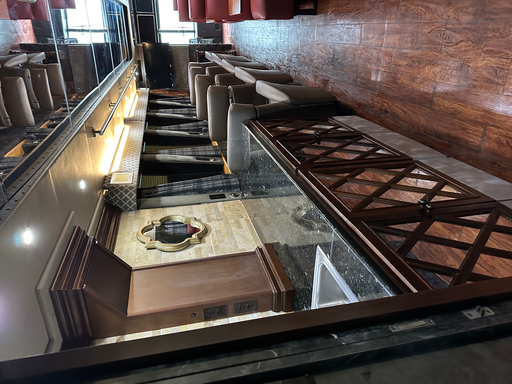 1998 PREVOST XL 45 - view 17 of 29