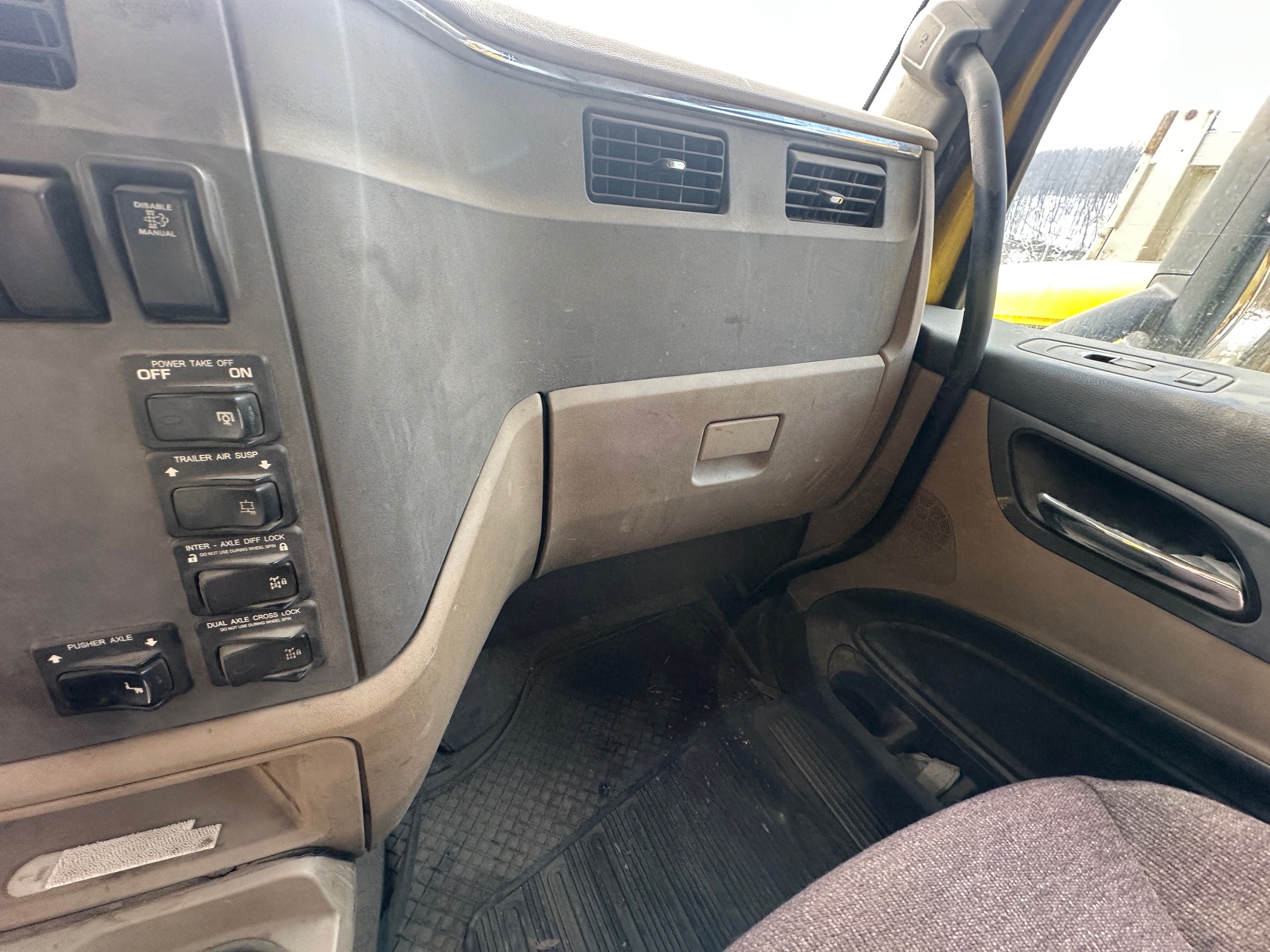 2016 PETERBILT 567 - view 9 of 30