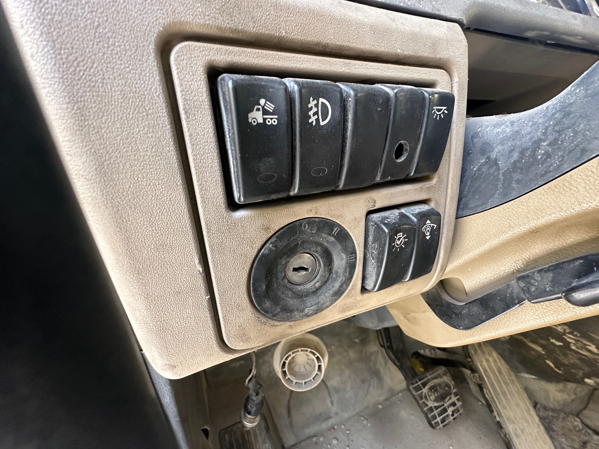 2016 PETERBILT 567 - view 11 of 30