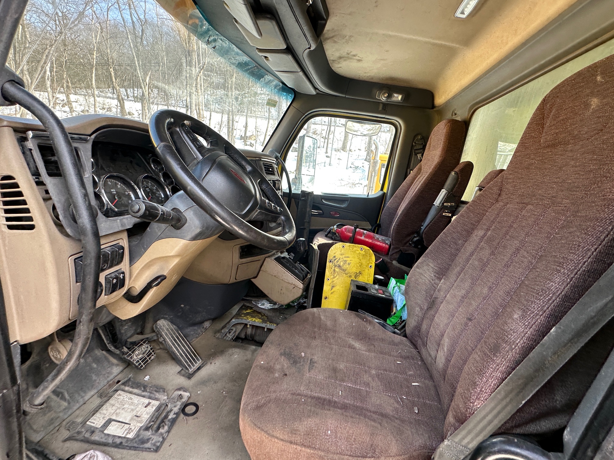 2016 PETERBILT 567 - view 4 of 30