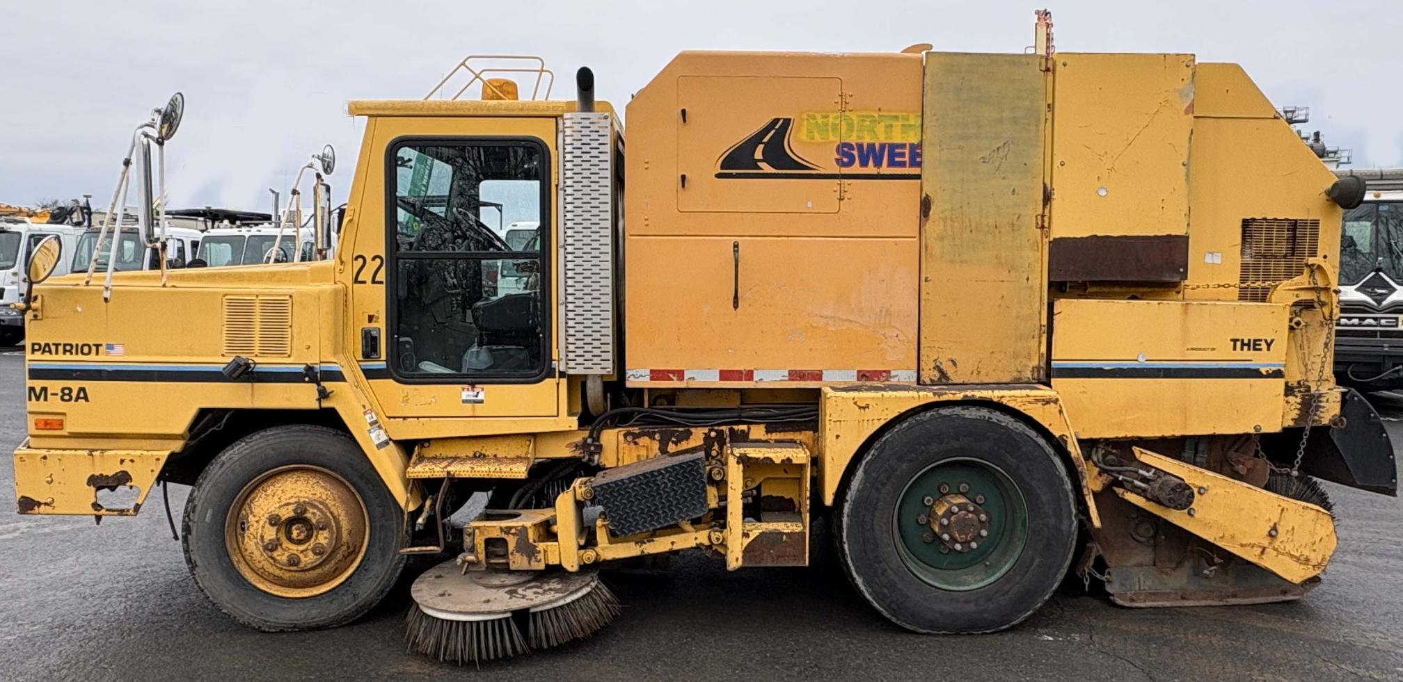 1996 ATHEY MOBIL M-8A Patriot - view 2 of 21