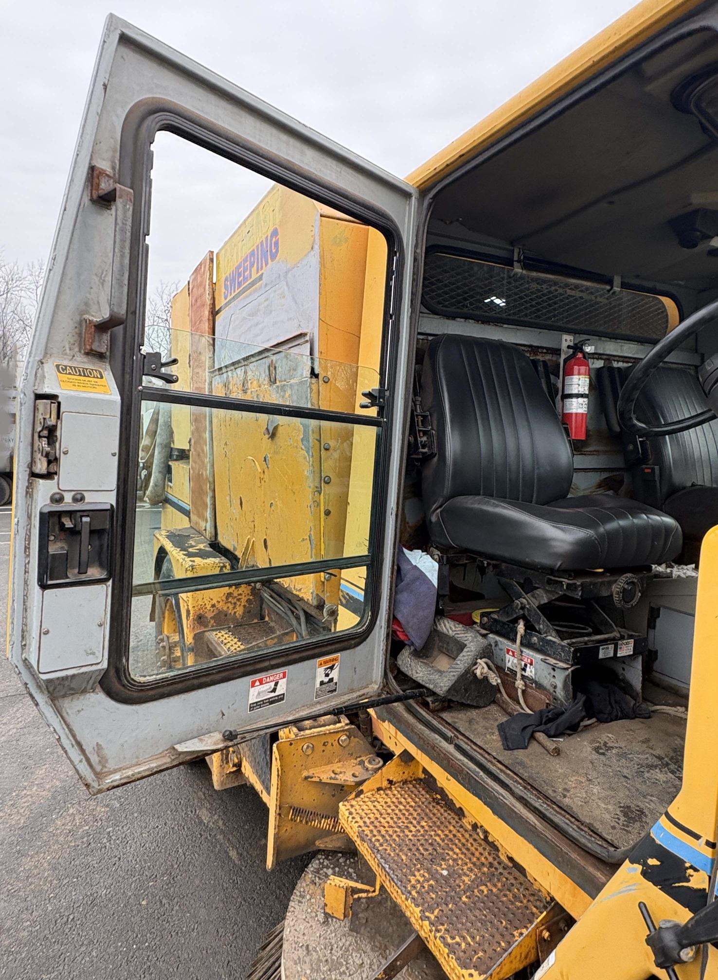 1996 ATHEY MOBIL M-8A Patriot - view 10 of 21