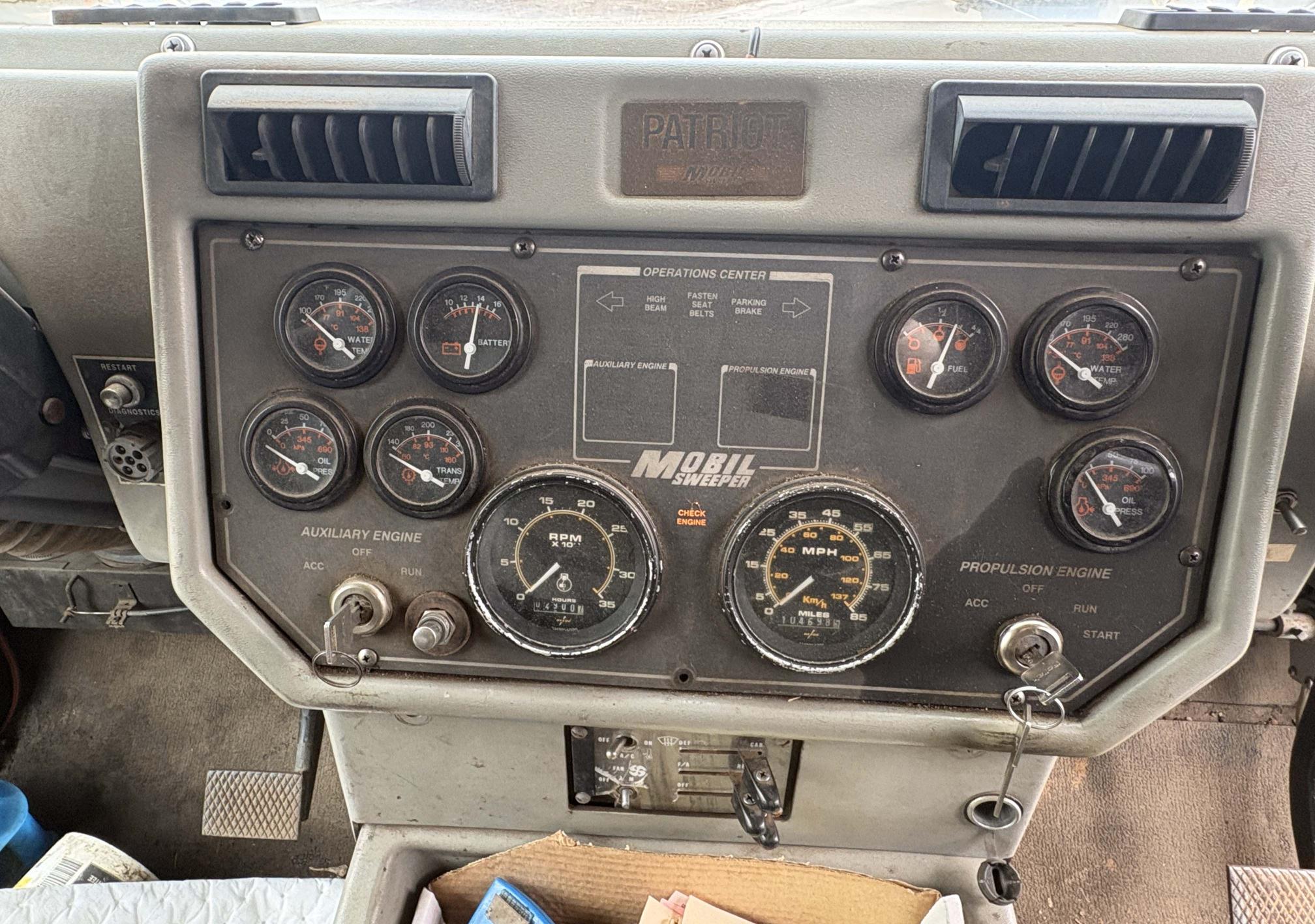 1996 ATHEY MOBIL M-8A Patriot - view 13 of 21