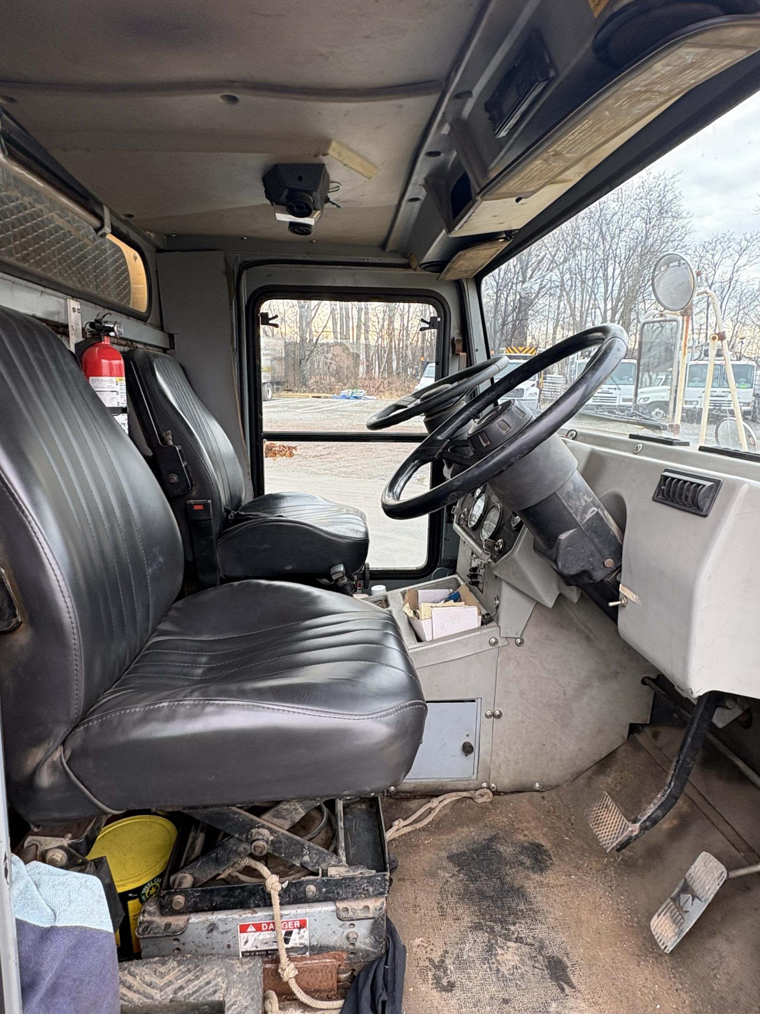 1996 ATHEY MOBIL M-8A Patriot - view 11 of 21