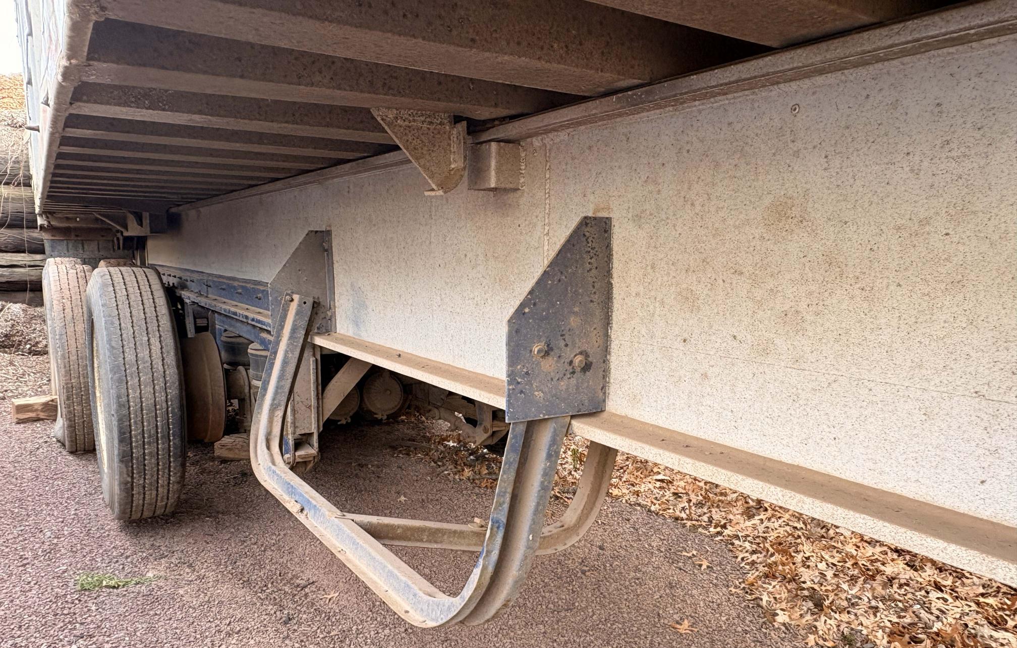 1983 RAVEN 34 - view 10 of 18