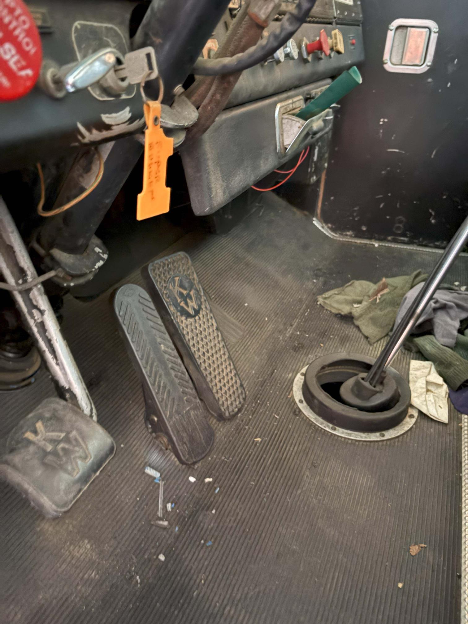 1975 KENWORTH W900 - view 16 of 22