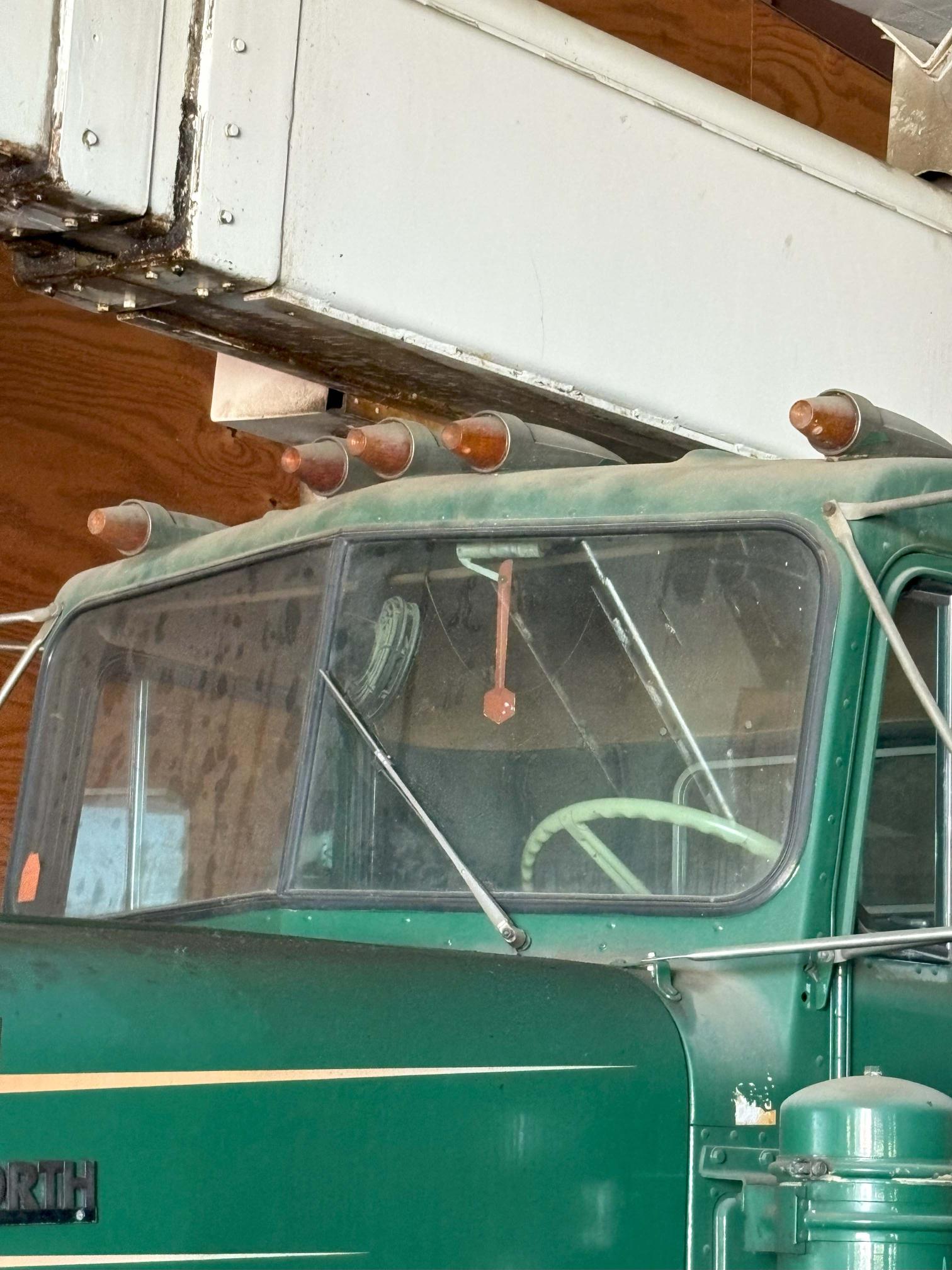 1975 KENWORTH W900 - view 8 of 22