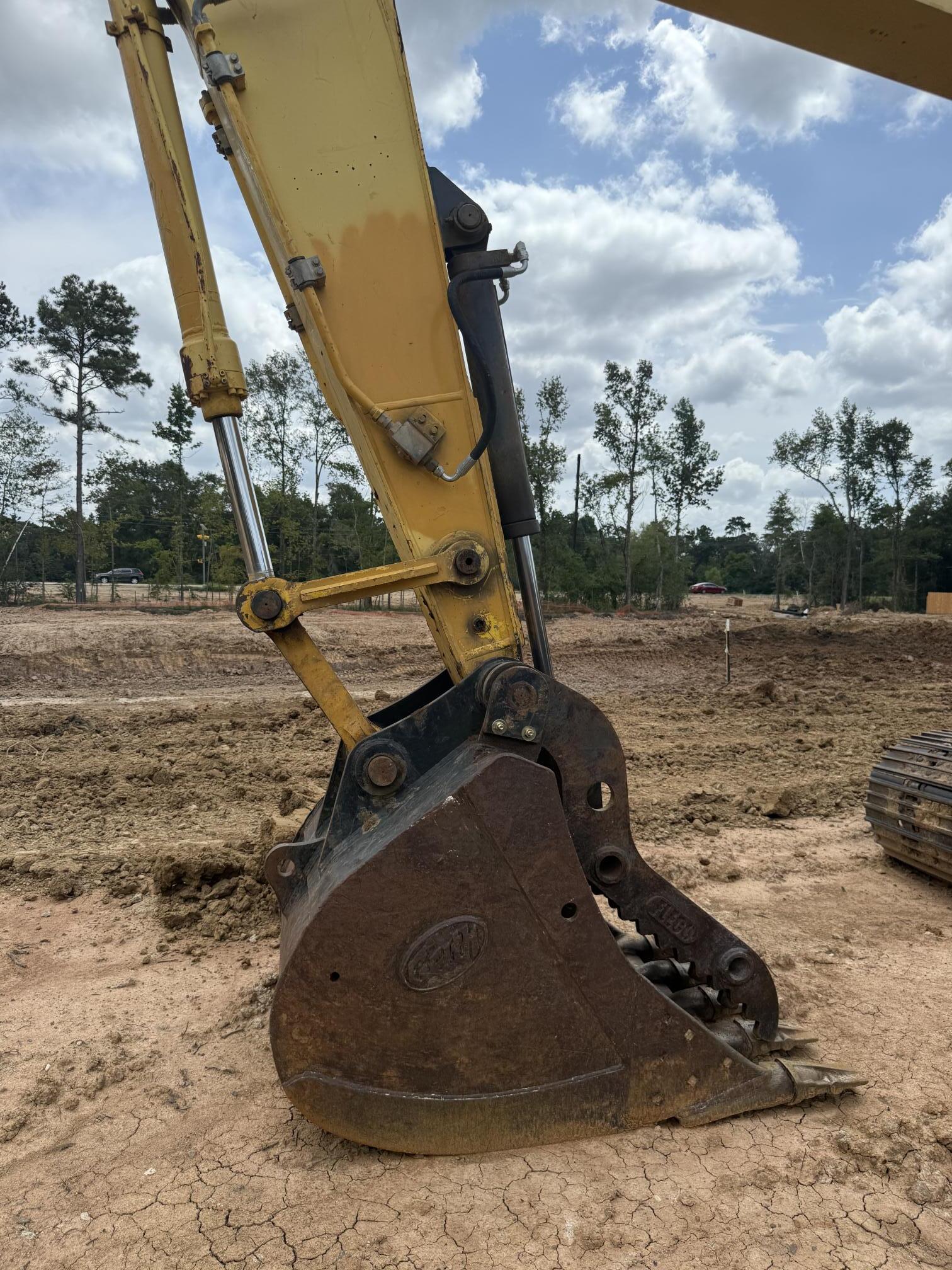 2015 KOBELCO SK210 LC-10 - view 5 of 26