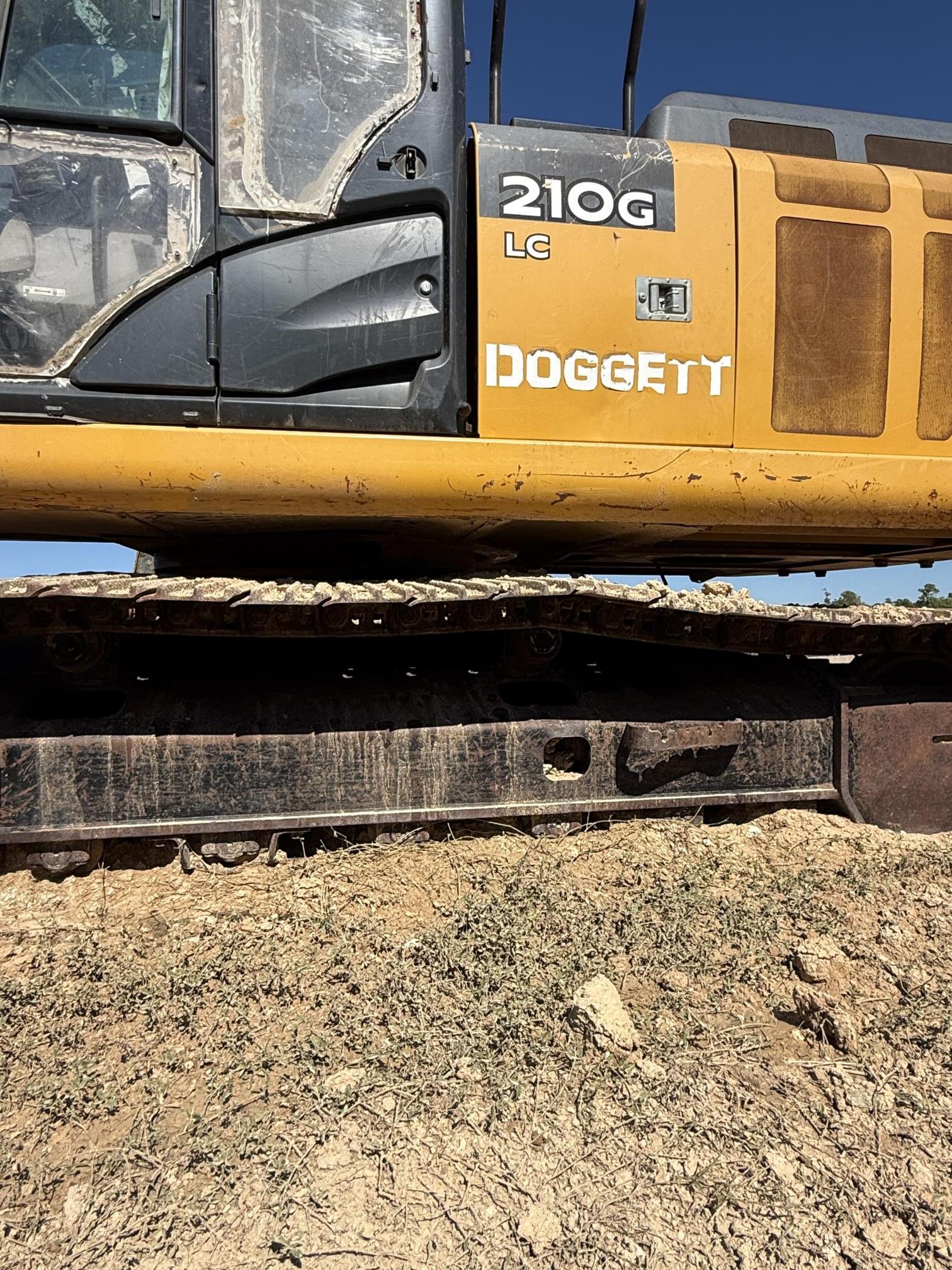 2017 DEERE 210G LC - view 15 of 30