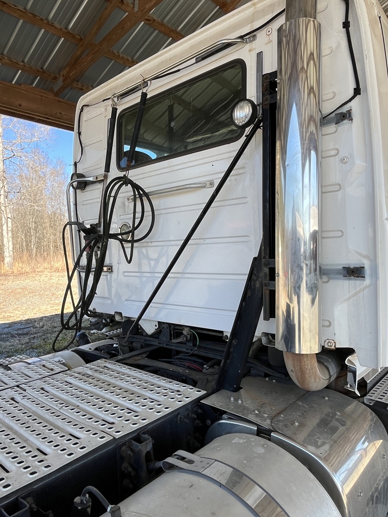 2015 VOLVO - view 10 of 24