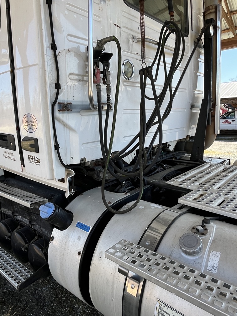 2015 VOLVO - view 11 of 24