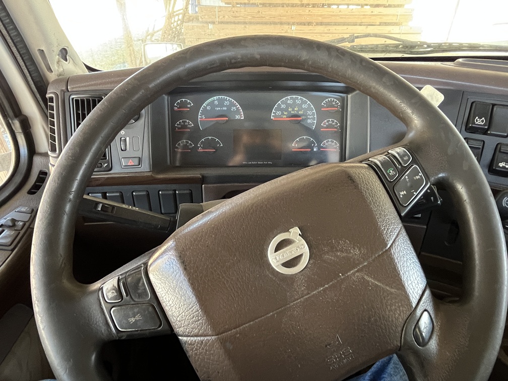 2015 VOLVO - view 17 of 24