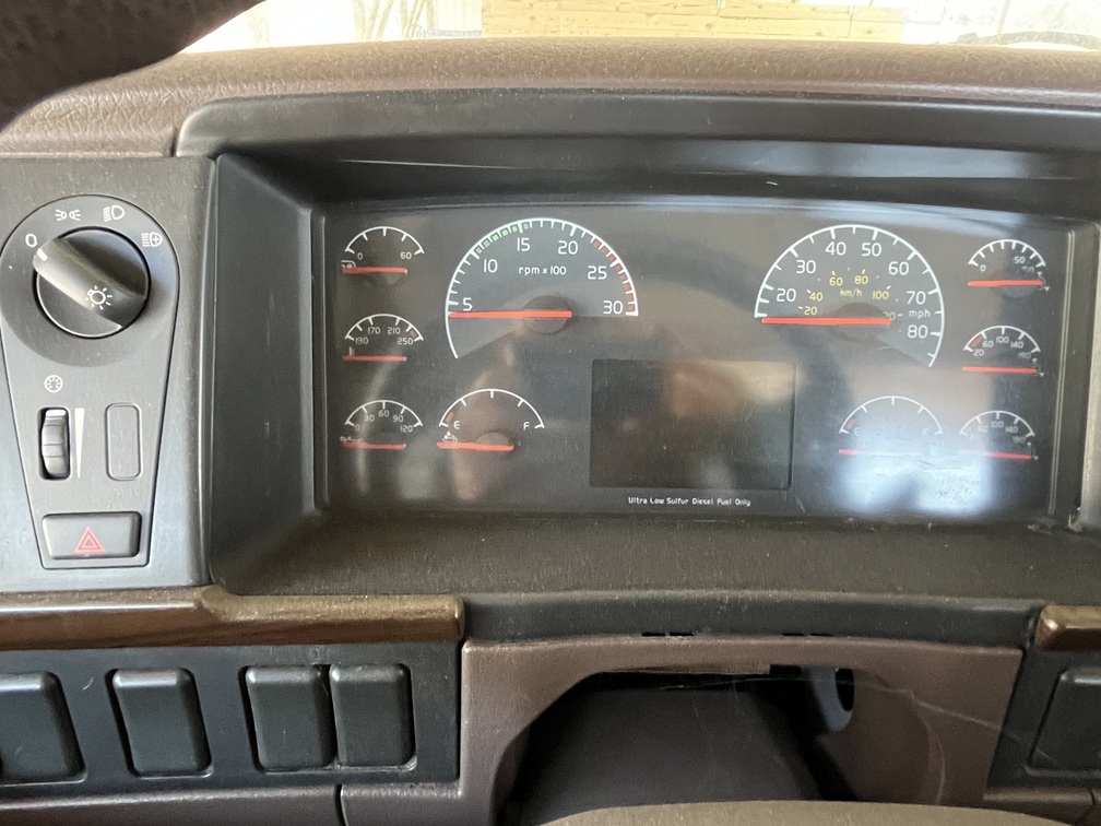 2015 VOLVO - view 18 of 24