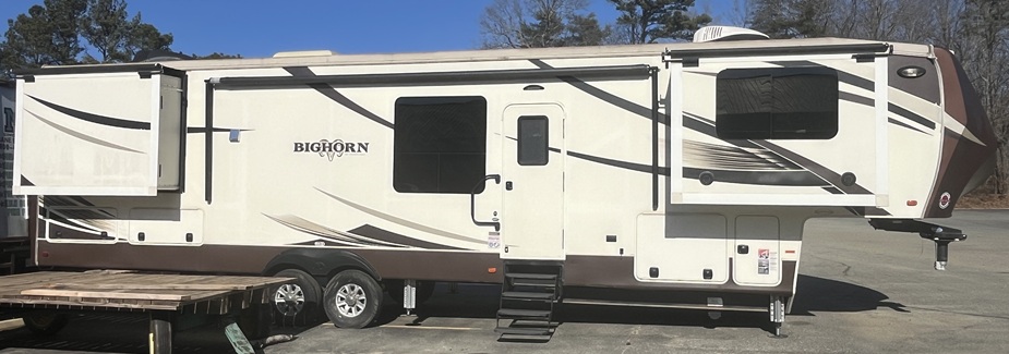 2017 AB BigHorn - view 1 of 20