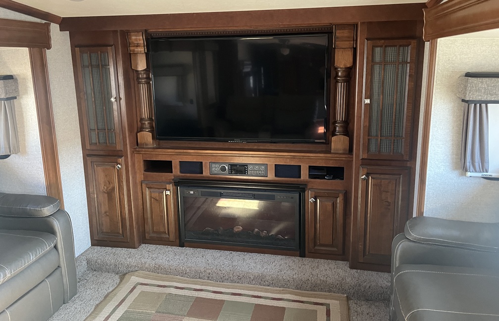 2017 AB BigHorn - view 8 of 20