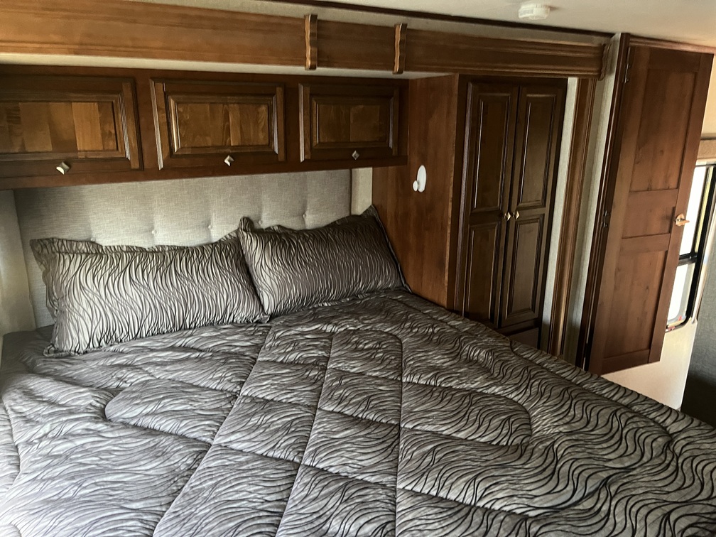 2017 AB BigHorn - view 17 of 20