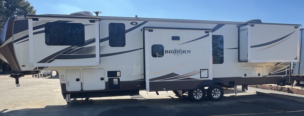 2017 AB BigHorn - view 4 of 20