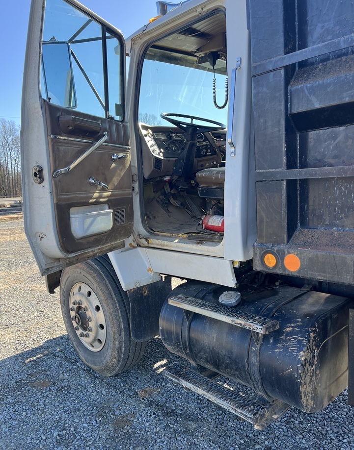 1994 FORD l-9000 - view 15 of 22