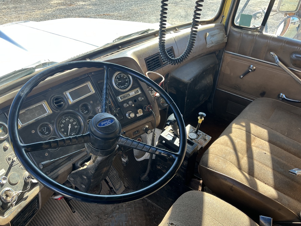 1994 FORD l-9000 - view 17 of 22