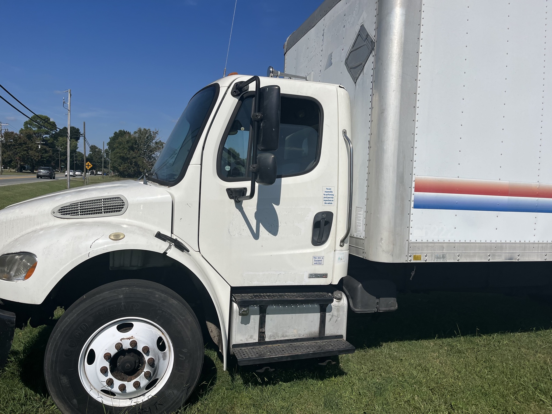 2007 FREIGHTLINER M2 106 - view 3 of 20